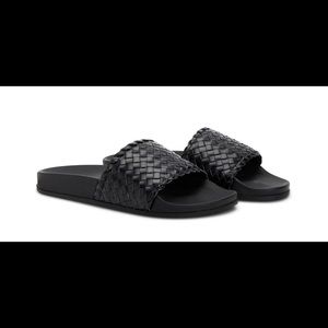 NWT New in box Aquatalia Samuele black woven leather slides